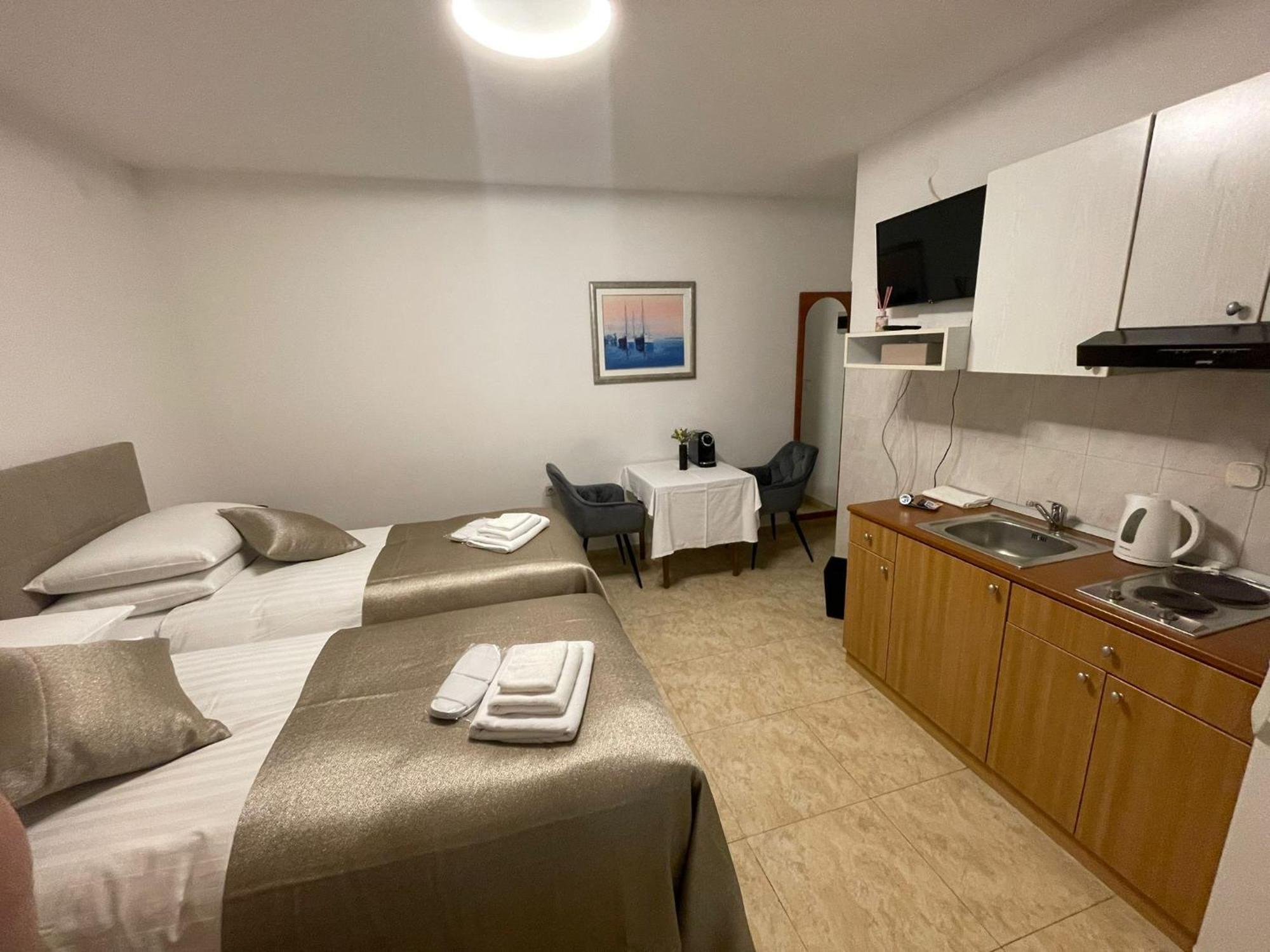 Lazaret Gjestgiverier